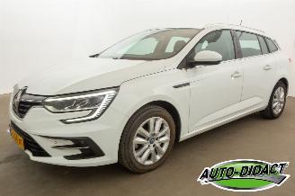 uszkodzony samochody osobowe Renault Mégane 1.6 E-Tech Plug-In Hybrid 160 Equilibre 2023/3