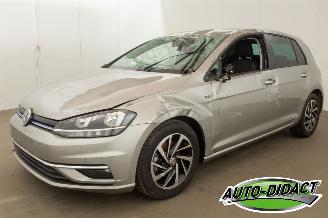 Damaged car Volkswagen Golf 1.5 TSI Automaat Navi Camera Clima Comfortline 2019/6