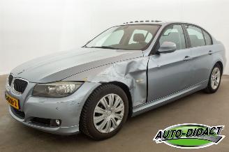 Schadeauto BMW 3-serie 318i Automaat Elek Dak Clima Business Line 2010/11