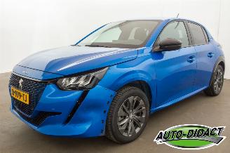 Schadeauto Peugeot e-208 e-208 50 kWh EV Automaat Active Pack Navi 2022/11