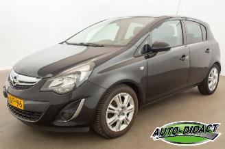 Vaurioauto  passenger cars Opel Corsa 1.4-16V Airco 2014/11