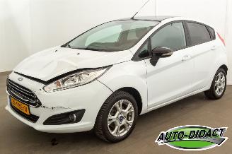 skadebil auto Ford Fiesta 1.0 65kP 111.342 km Airco Navi White Edition 2016/5