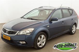 skadebil auto Kia Cee d 1.4 CVVT Navi Airco 2010/3
