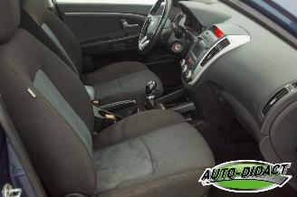 Kia Cee d 1.4 CVVT Navi Airco picture 14