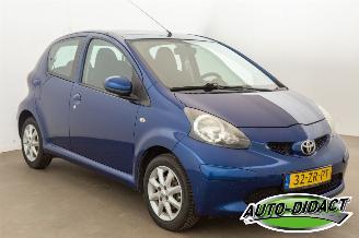 Toyota Aygo 1.0-12V + picture 2
