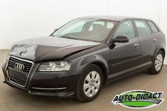 skadebil auto Audi A3 1.6 TDI Leder Clima Attraction 2012/5