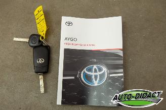 Toyota Aygo 1.0 VVT-i x-play 54.512 km Airco Camera picture 19