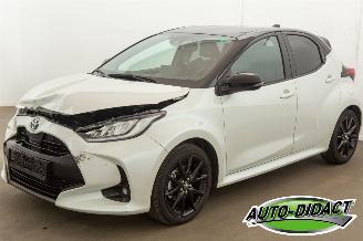Schadeauto Toyota Yaris 1.5 Hybrid Automaat 24.725 km Navi Camera Clima 2022/11