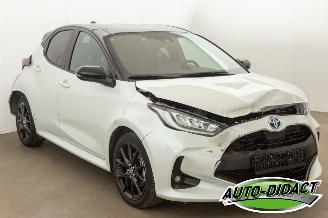 Toyota Yaris 1.5 Hybrid Automaat 24.725 km Navi Camera Clima picture 2