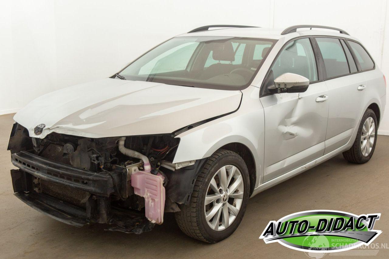 Skoda Octavia 1.6 TDI Automaat Navi Clima Ambition
