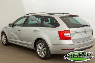 Skoda Octavia 1.6 TDI Automaat Navi Clima Ambition picture 3