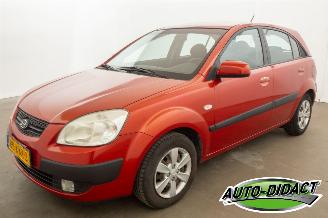 Voiture accidenté Kia Rio 1.4 Airco X-pect 2010/1