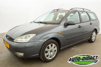 krockskadad bil auto Ford Focus Wagon 1.6-16V Futura 2005/1
