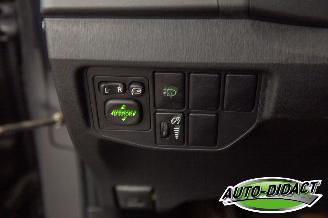 Toyota Prius 1.8 Plug-in Dynamic Business picture 16