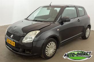 skadebil auto Suzuki Swift 1.3 Airco Cool 2010/6