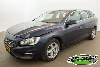 skadebil auto Volvo V-60 1.6 T3 Automaat Navi Clima Momentum 2015/5