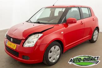 krockskadad bil auto Suzuki Swift 1.3 Airco 107.231 km NAP GLS 2005/8