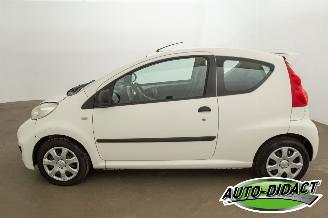 Peugeot 107 1.0-12V Airco picture 28