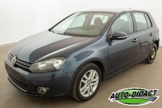 krockskadad bil auto Volkswagen Golf 1.6 TDI Automaat Clima Highline 2011/9