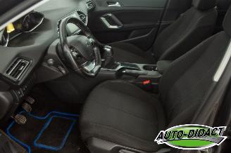 Peugeot 308 1.2 PureTech Pano Navi Clima Blue Lease Executive picture 25