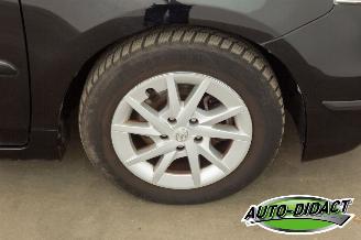 Toyota Prius Plus 1.8 LPG G3 7p Automaat Pano Navi Camera Dynamic Business picture 32