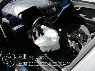 Kia Picanto Picanto (TA) Hatchback 1.2 16V (G4LA5) [63kW]  (09-2011/06-2017) picture 8