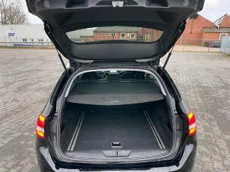 Peugeot 308 SW PureTech 1.2 Panorama / Navi / LED picture 8