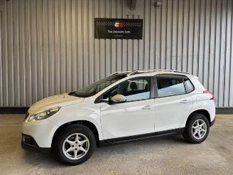 Peugeot 2008 Active Autom / Panorama / Navigation picture 1