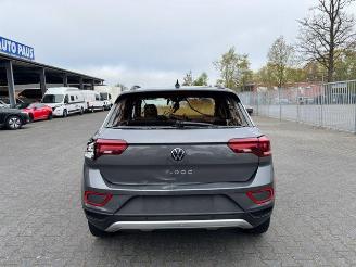 Volkswagen T-Roc Life 1.5 TSI DSG picture 3