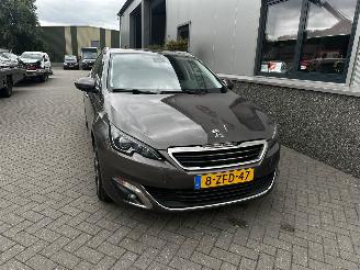 Peugeot 308 1.2 e-THP 81kw Allure picture 41