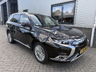 Voiture accidenté Mitsubishi Outlander 2.4 PHEV S-Edition 2018/10