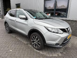 Schadeauto Nissan Qashqai 1.2 Connect Edition 2014/8