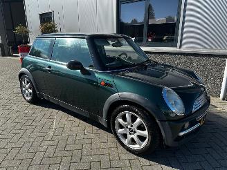 krockskadad bil auto Mini Cooper 1.6 Chili Automaat 2002/10