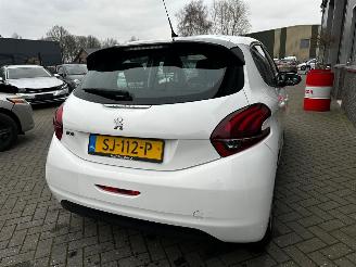 Peugeot 208 1.6 BlueHDi Blue Lease picture 12