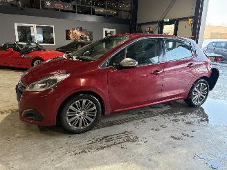 Peugeot 208 1.2 PureTech Automaat picture 19