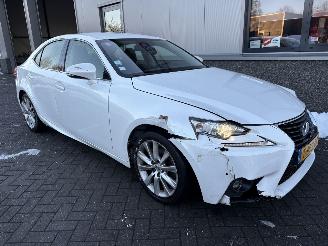 damaged passenger cars Lexus IS 300h Hybrid Business Line 2016/7