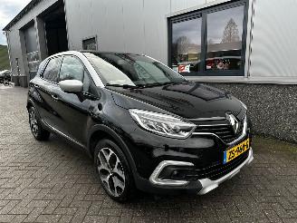 damaged passenger cars Renault Captur 0.9 TCe Version S 2019/2