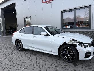 BMW 3-serie 330i M-Pakket High Executive Automaat picture 11