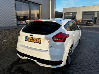 Ford Focus 2.0 ST 270pk picture 11