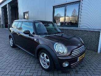 Vaurioauto  passenger cars Mini Clubman 1.6 COOPER D CLUBMAN automaat 2008/11