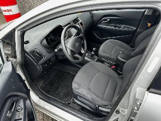 Voiture accidenté Kia Rio 1.2 CVVT Plus Pack 2011/10