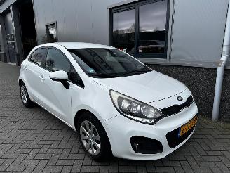 krockskadad bil auto Kia Rio 1.4 CRDI Plus Pack 2014/7