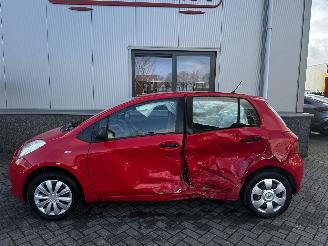 Toyota Yaris 1.0 VVTI Idols picture 15