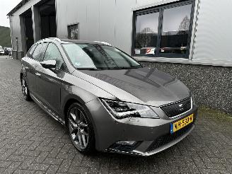 Vaurioauto  passenger cars Seat Leon ST 1.0 EcoTSI Style Connect 2017/8
