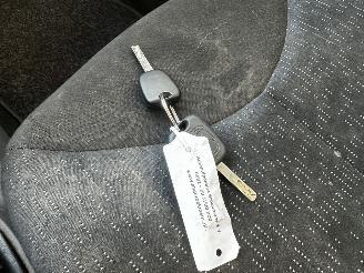 Peugeot 107 1.0-12V Millesim 200 picture 13