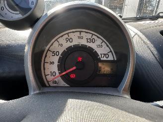 Peugeot 107 1.0-12V Millesim 200 picture 17