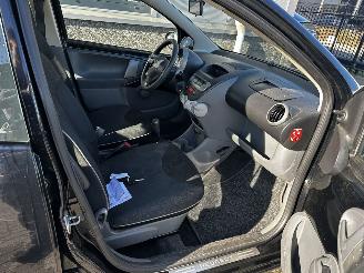 Peugeot 107 1.0-12V Millesim 200 picture 4