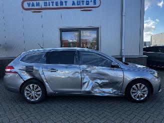 Peugeot 308 1.2 PureTech Blue Lease Premium picture 5