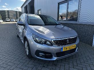 Peugeot 308 1.2 PureTech Blue Lease Premium picture 3