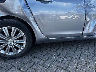 Peugeot 308 1.2 PureTech Blue Lease Premium picture 10